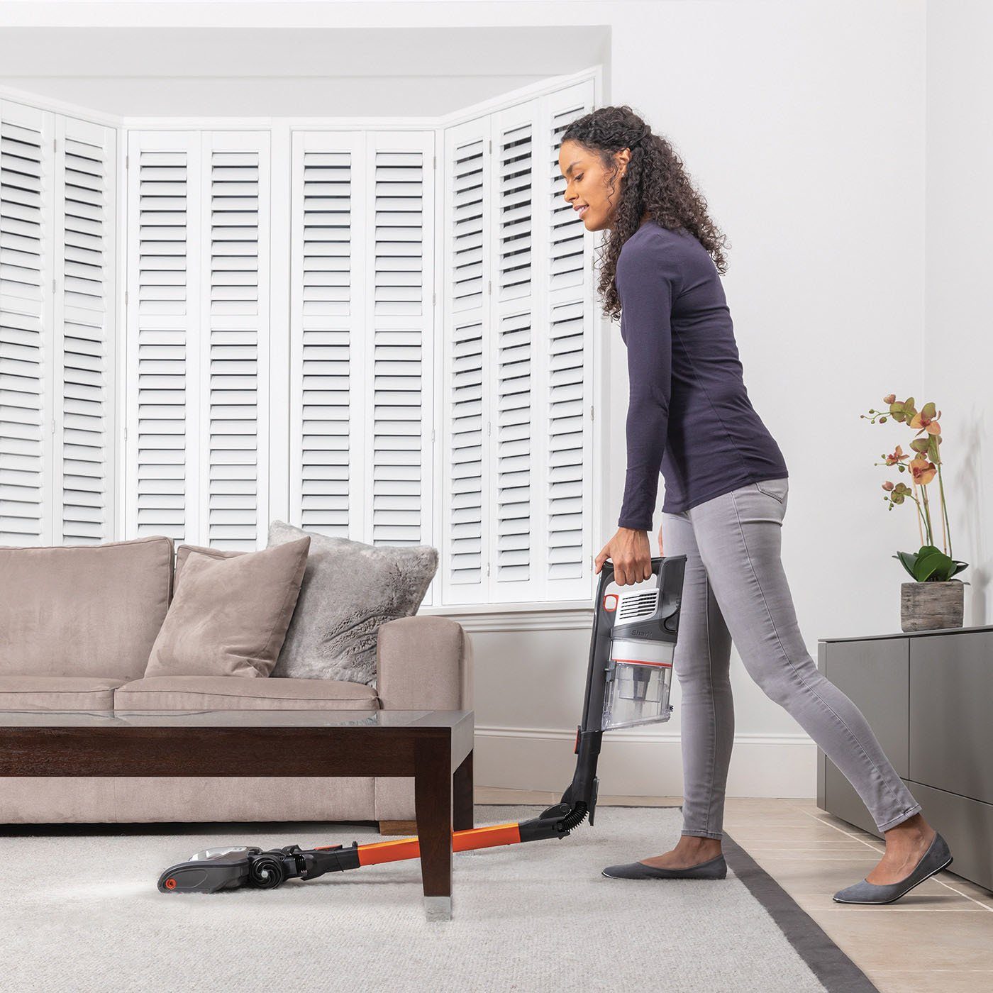 Shark Akku-Stielstaubsauger IZ201EU, Volks-Staubsauger, beutellos – Bild 3